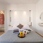 Little Yard & #6 * Naxos City