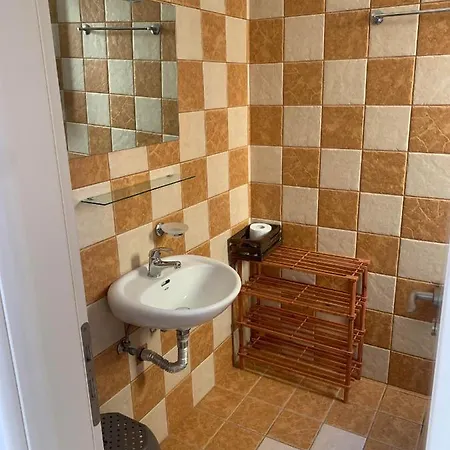 アパート Little Yard & #6