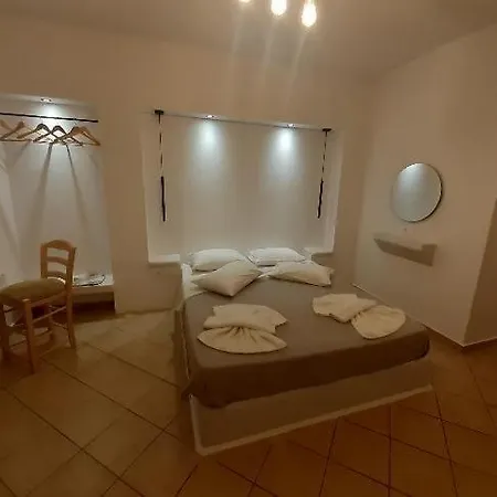 アパート Little Yard & #6 Naxos City