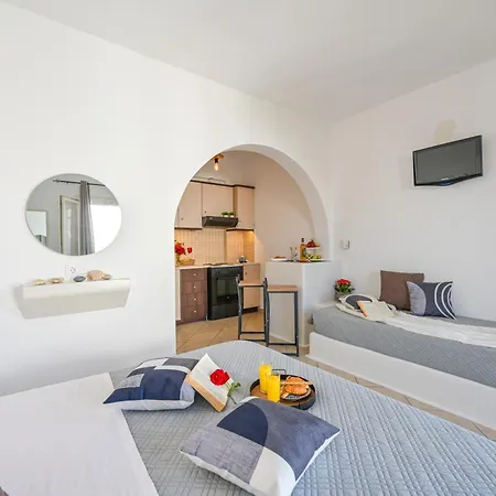 公寓 Little Yard & #6 Naxos City