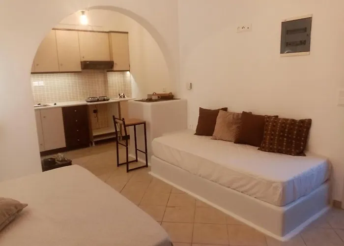 Little Yard & #6 Apartment Naxos City